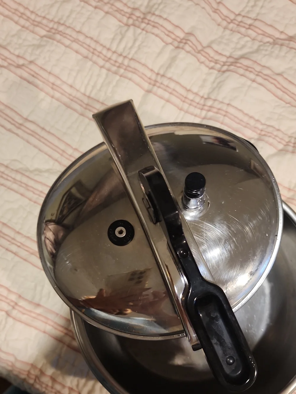 Stainless Steel Pressure Cooker - Polished Silver